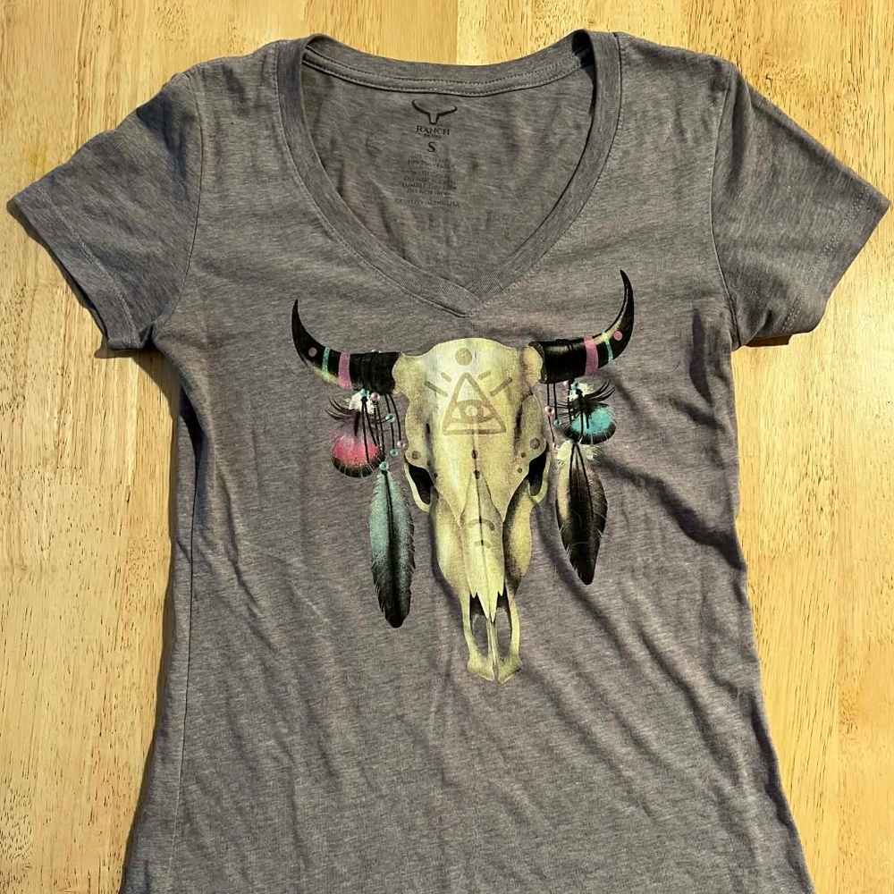 Western V neck tee Buffalo